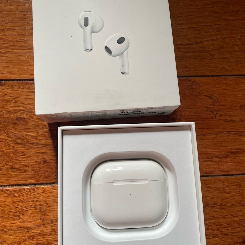 AirPod pros - Picture 4 of 7